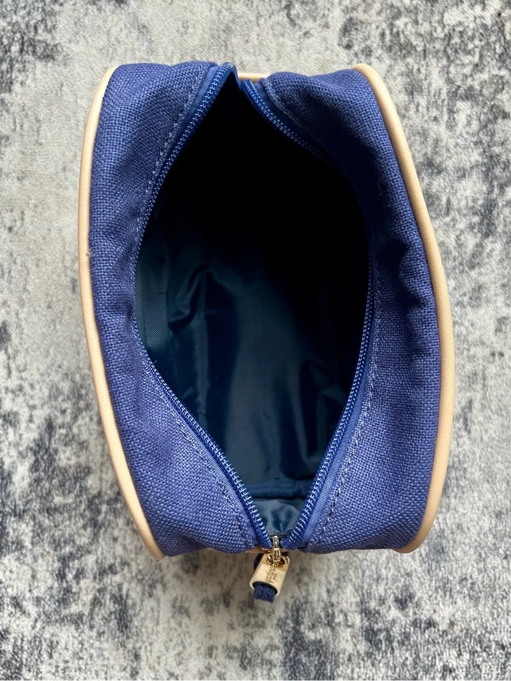 SPARTINA 449 Navy Travel Pouch Flagstick on Green
